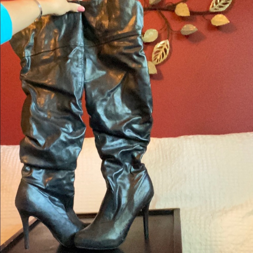 Knee high slouch boots